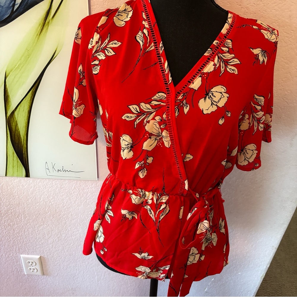 Must bundle Women’s blouse shirt size small - Picture 2 of 6